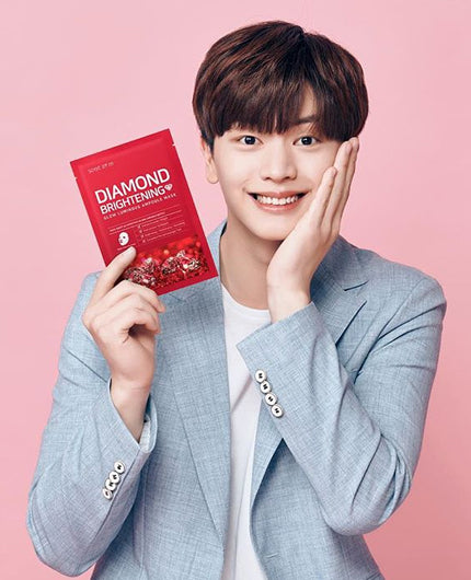 SOME BY MI Diamond Brightening Glow Luminous Ampoule Mask