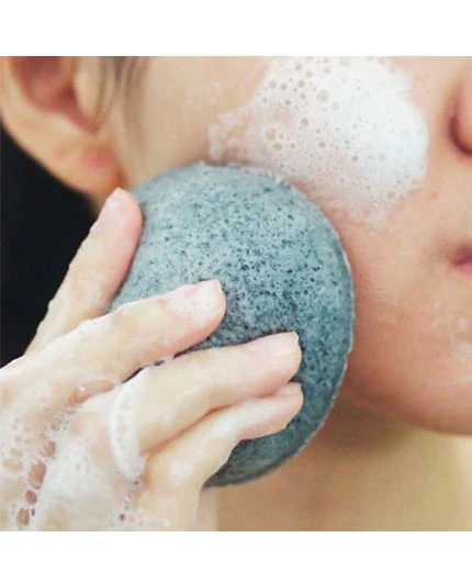 Charcoal & Konjac Cleansing Puff